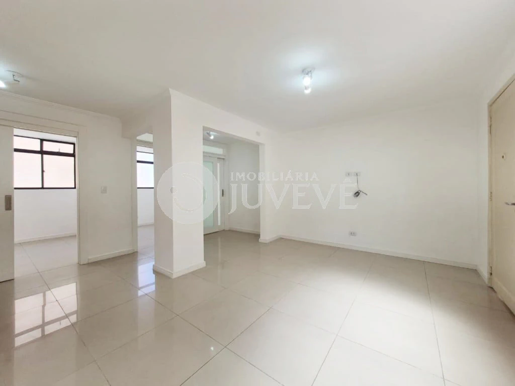 3-bedroom apartment in a building with a pool — photo 8