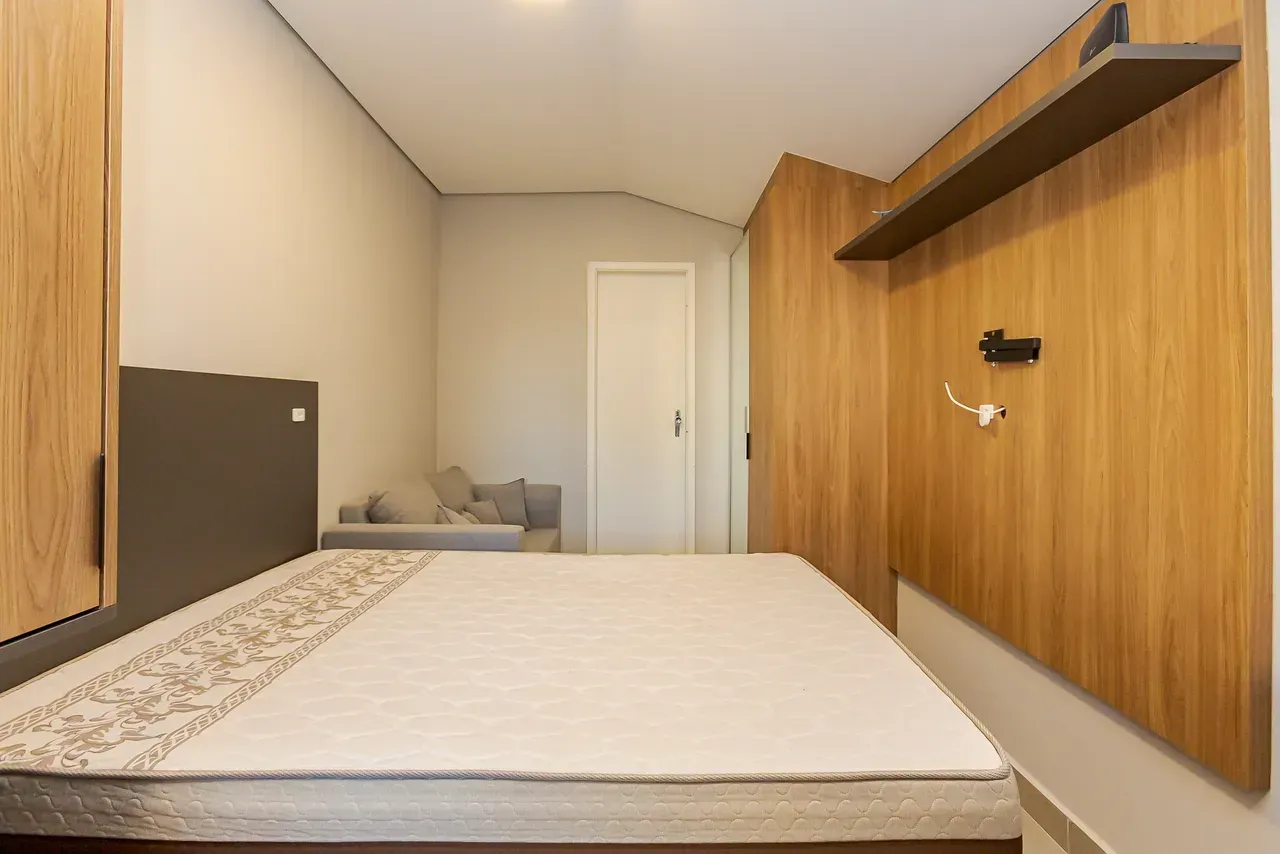 Furnished 1-bedroom apartment with 1 bathroom — photo 10