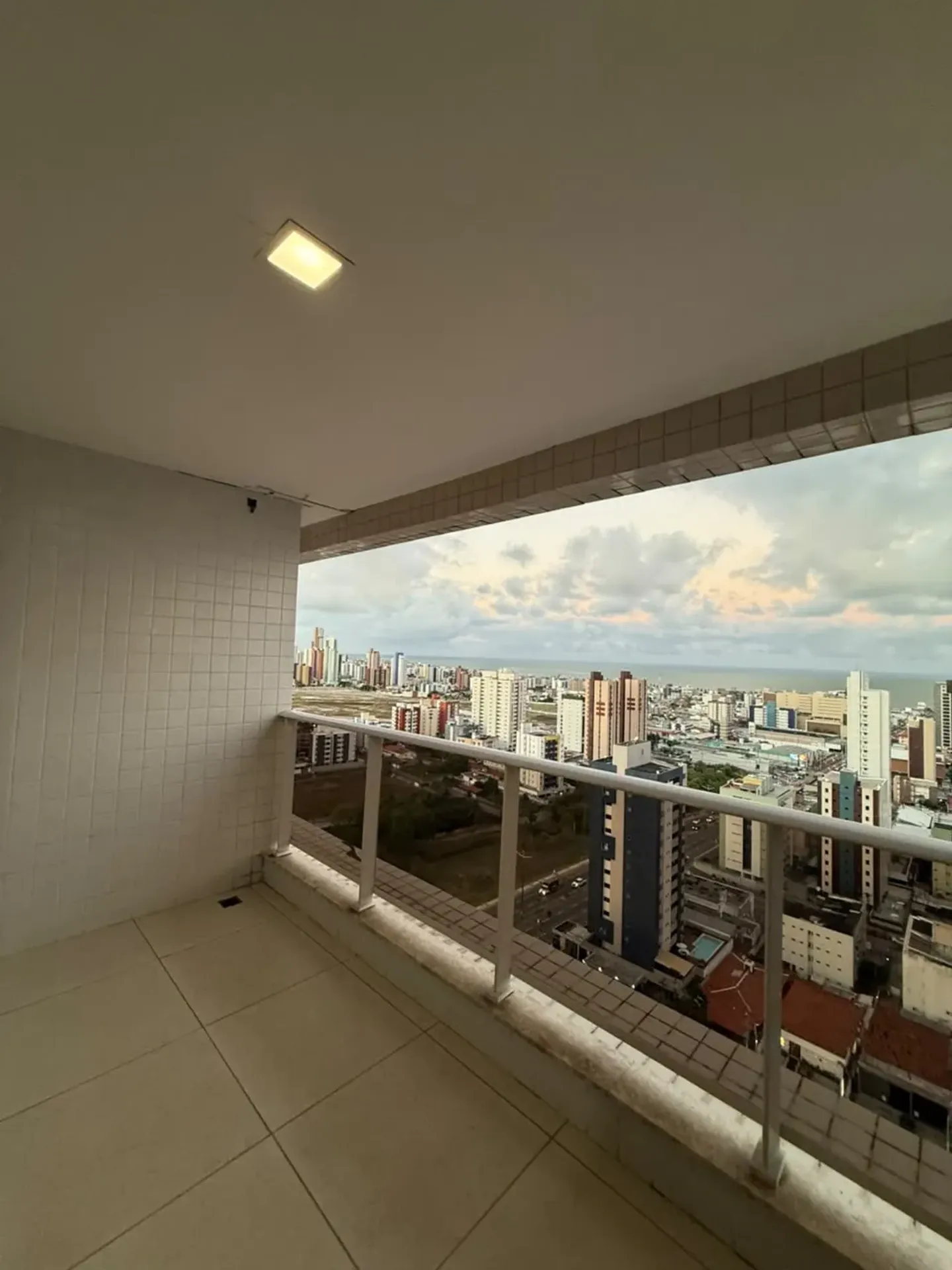 Приватное барбекю и 3 спальни: квартира 122 м²