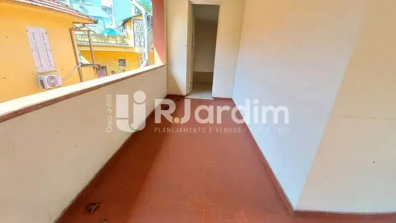 Casa para locação com 5 quartos e 401 m² e cozinha planejada — photo 12