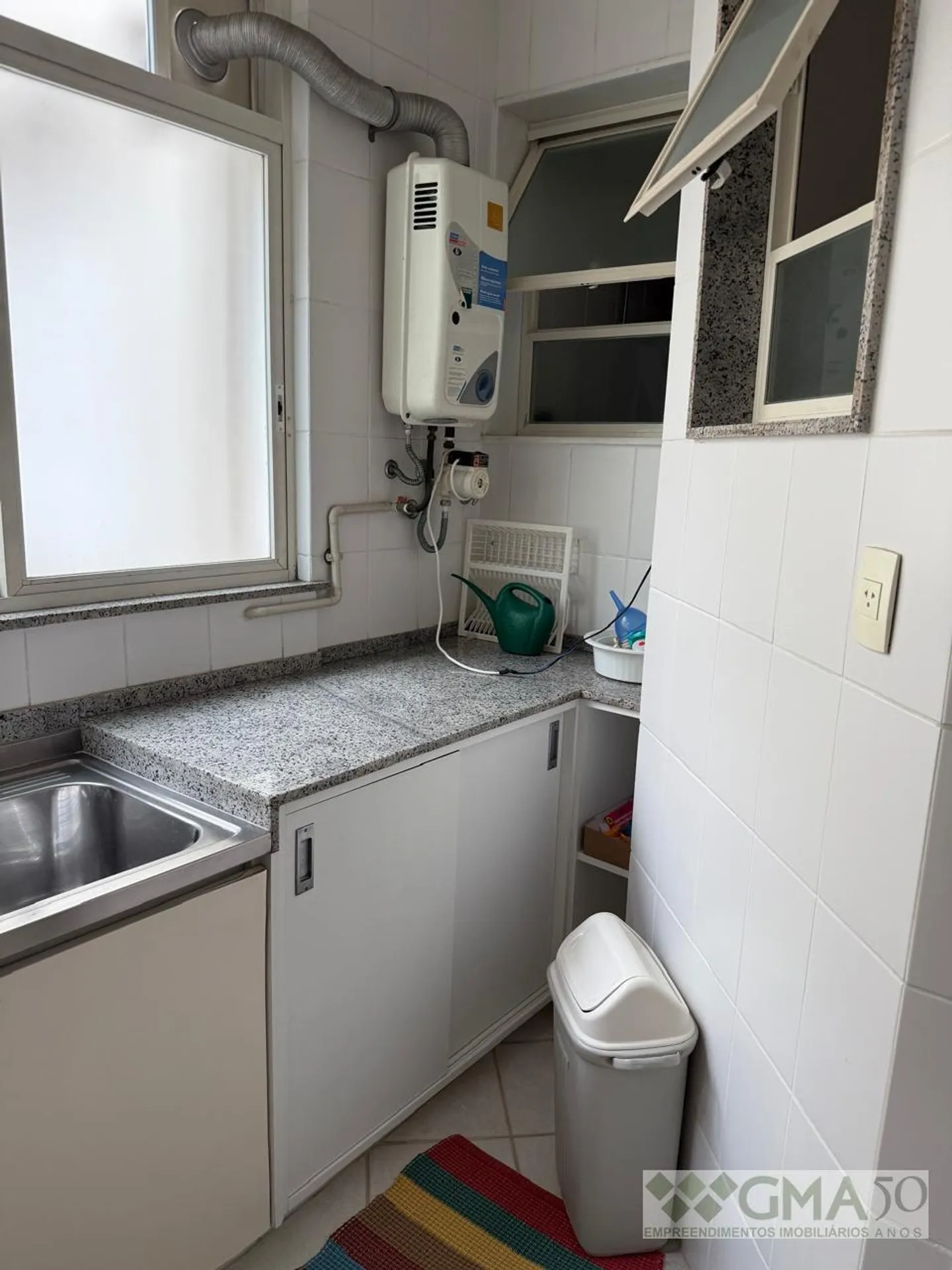 Furnished apartment with 3 bedrooms and 2 bathrooms — photo 24