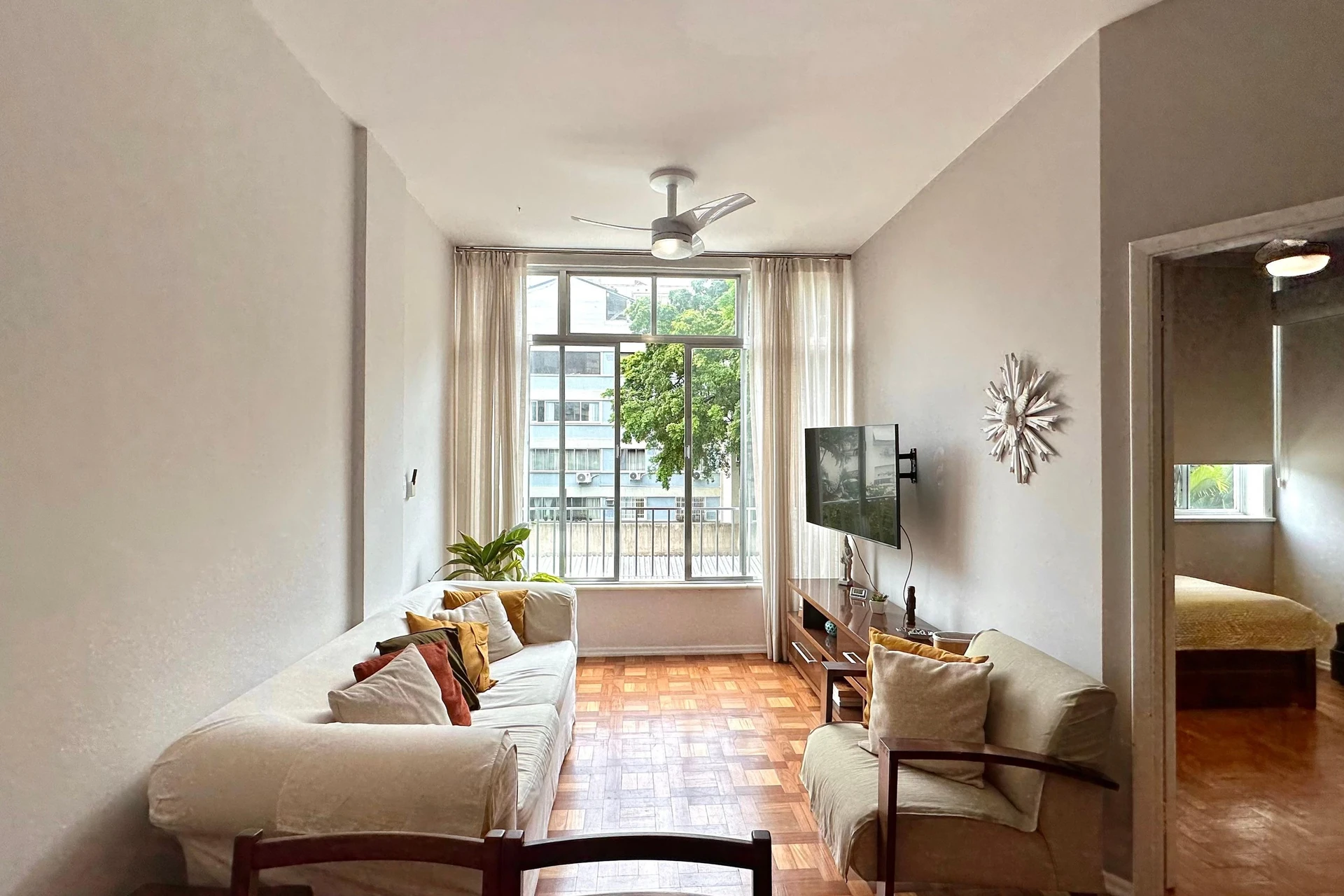 Apartamento amueblado de 3 dormitorios con cocina a gas