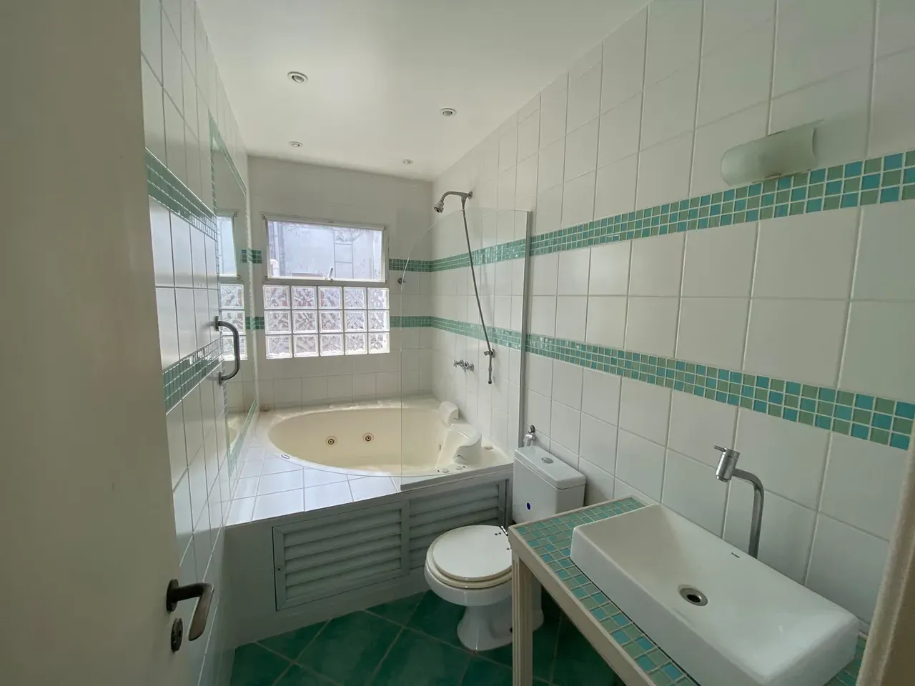 Apartamento no 1º andar com banheira — photo 13
