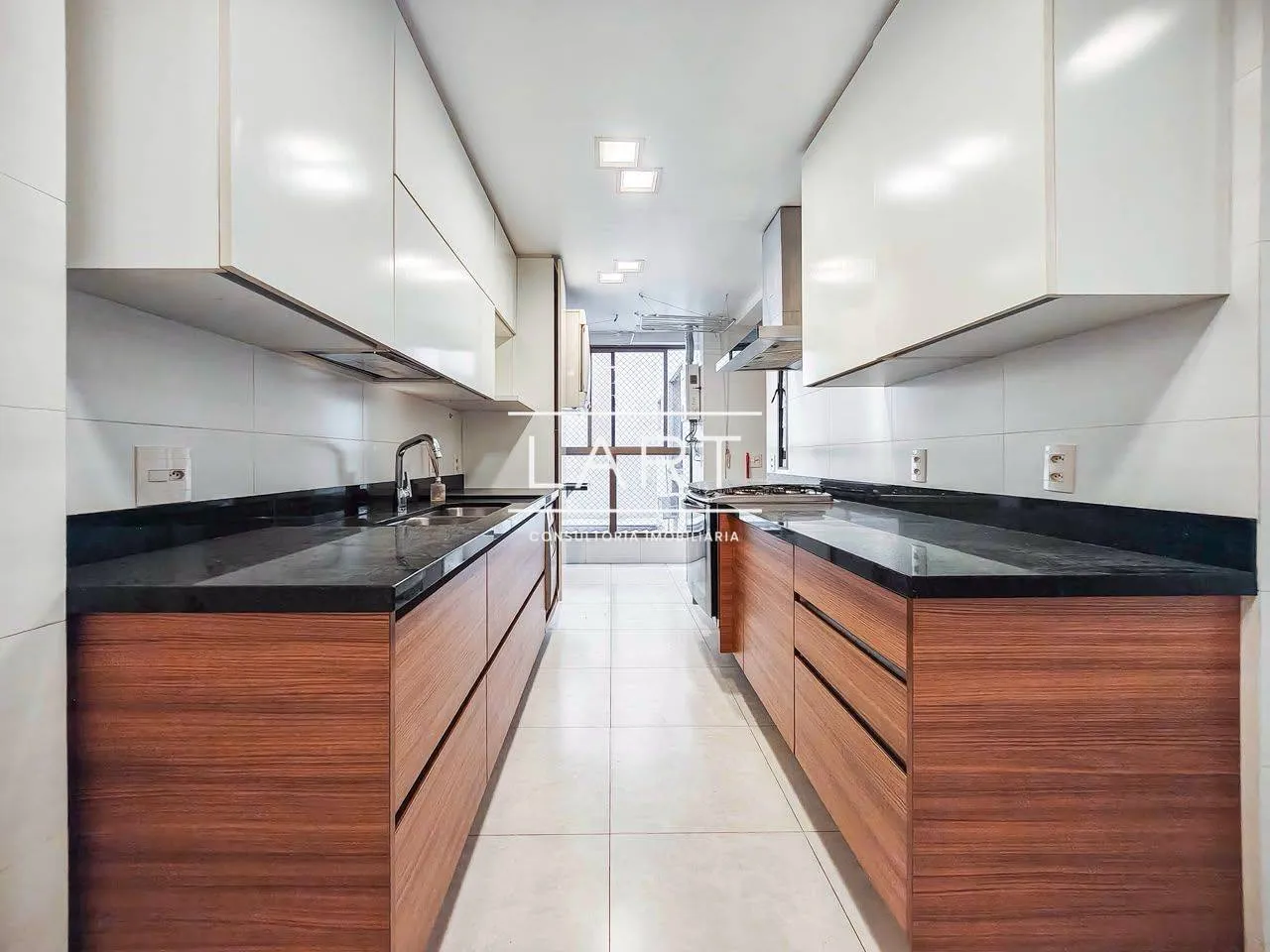 Home office in a 3-bedroom apartment, 191 m² — photo 21