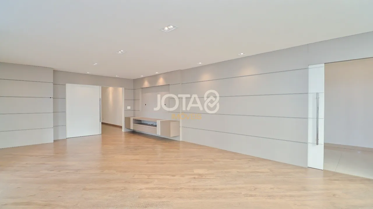4-bedroom rental apartment 329 m² with 2 parking spaces