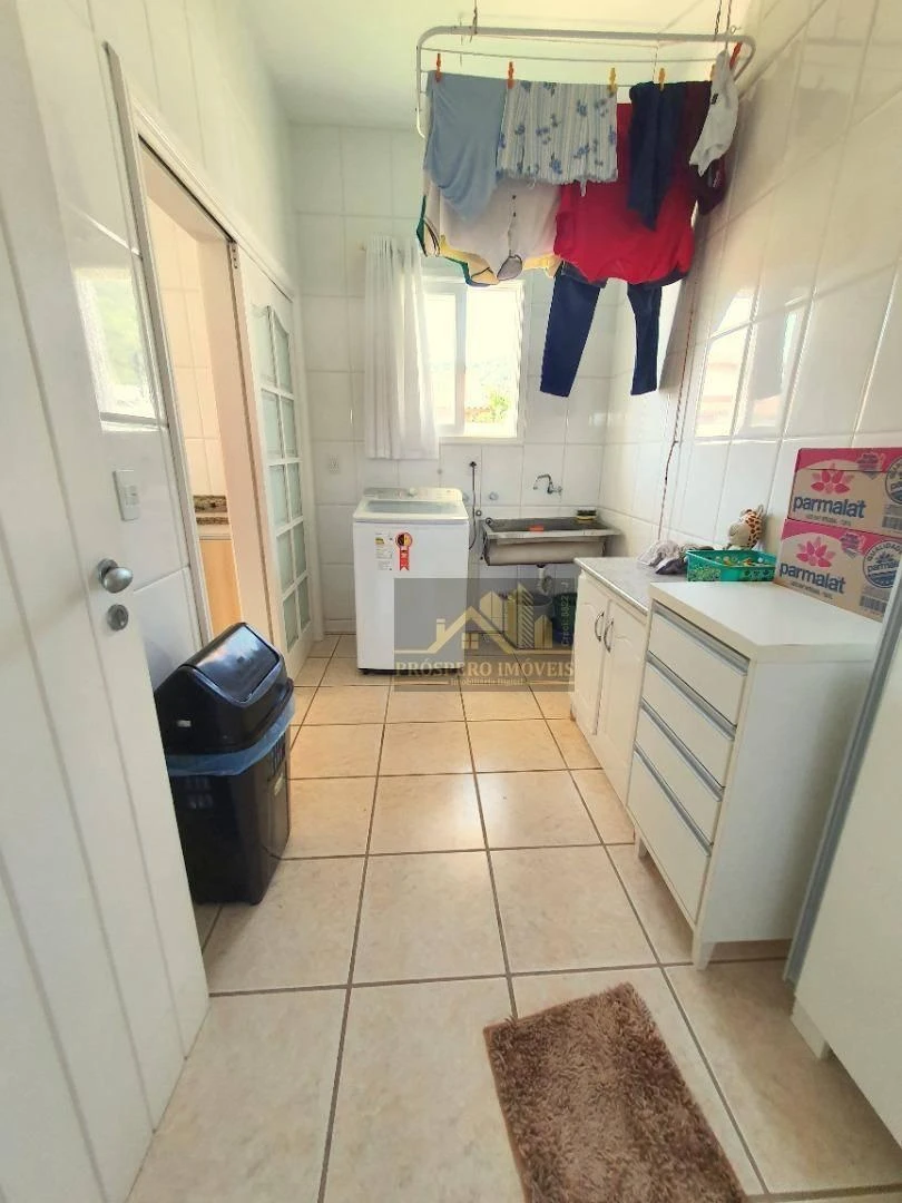 Casa de 5 dormitorios con balcón cerrado con vidrio — photo 20