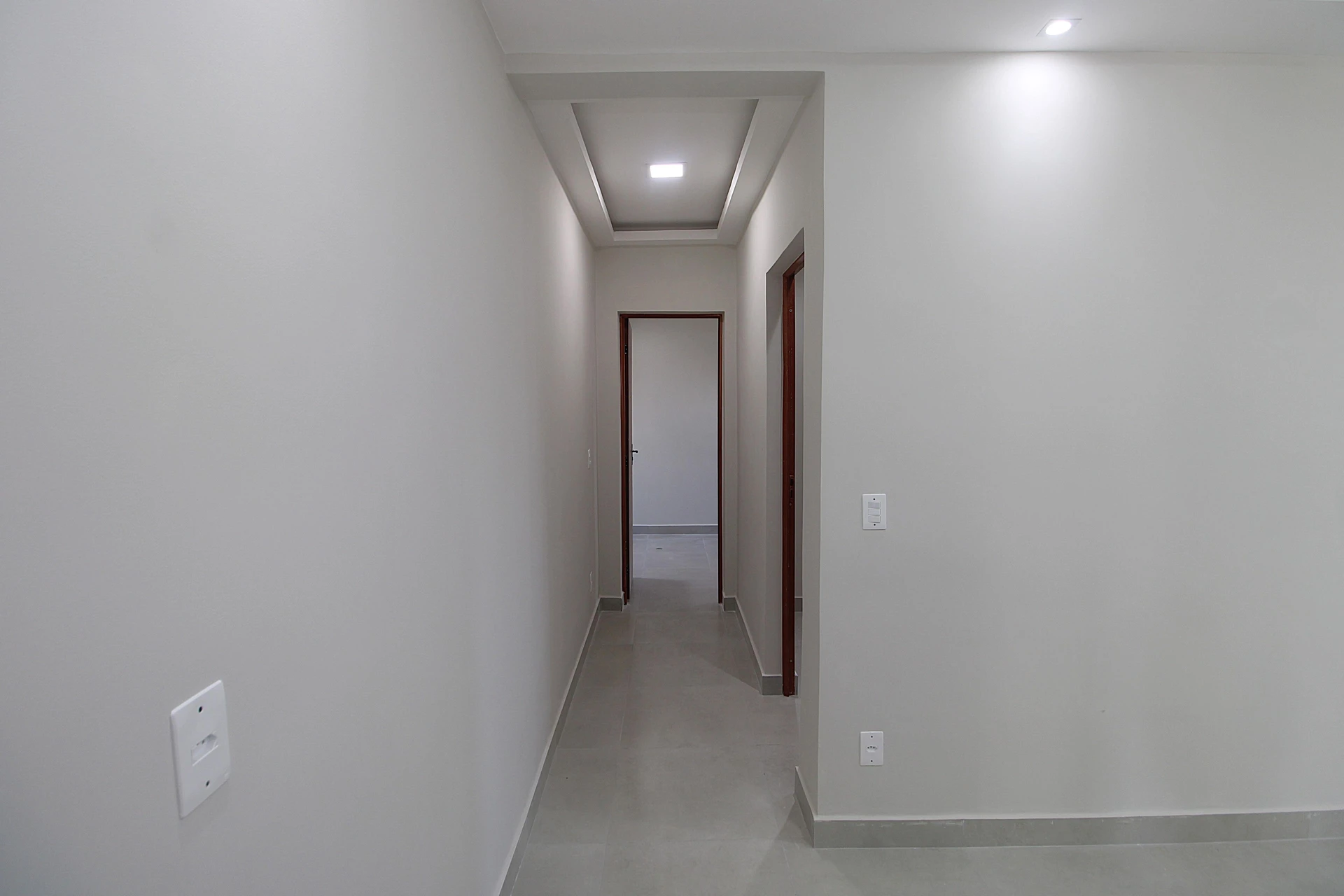 Apartamento sem mobília com 2 quartos, 1 banheiro e varanda — photo 23