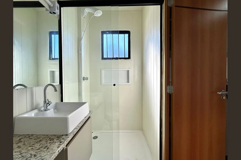 Unfurnished house with no parking and 1 bedroom — photo 10
