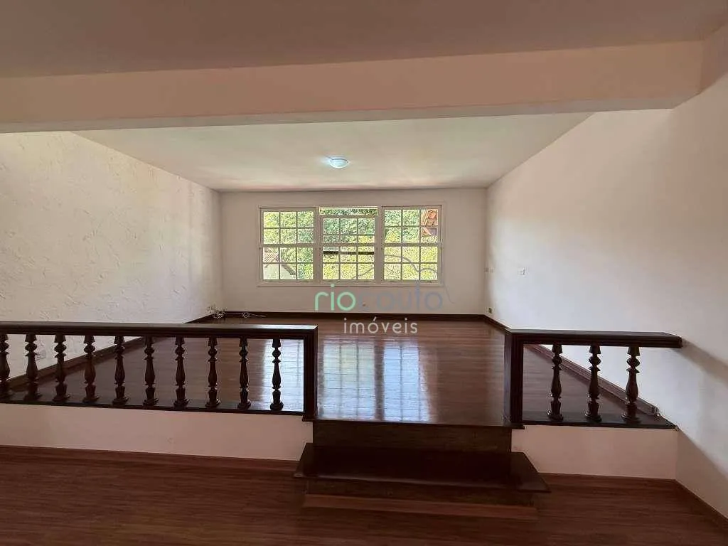Casa com 5 quartos, 990 m² e 2 vagas, perto das janelas — photo 118
