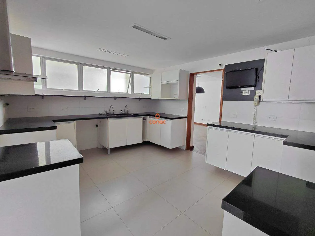 Rental apartment with 4 bedrooms and 3 bathrooms — photo 7