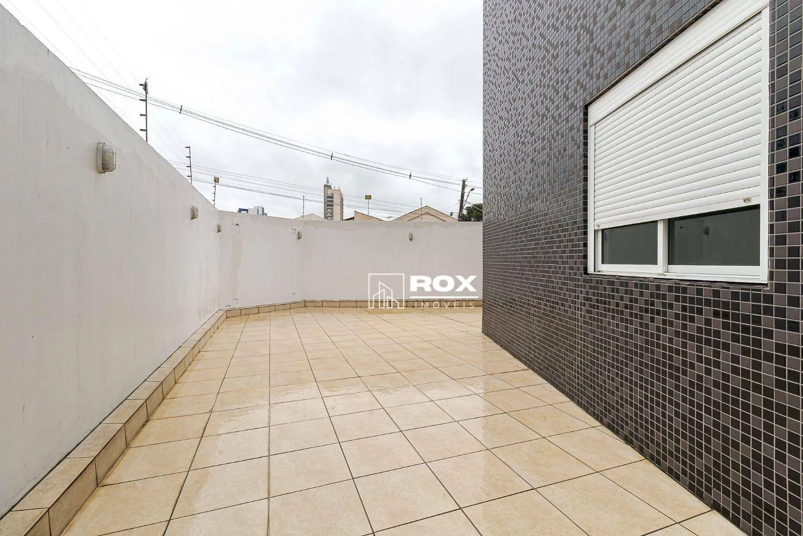 Unfurnished apartment with 2 bedrooms and 99 m² — photo 25