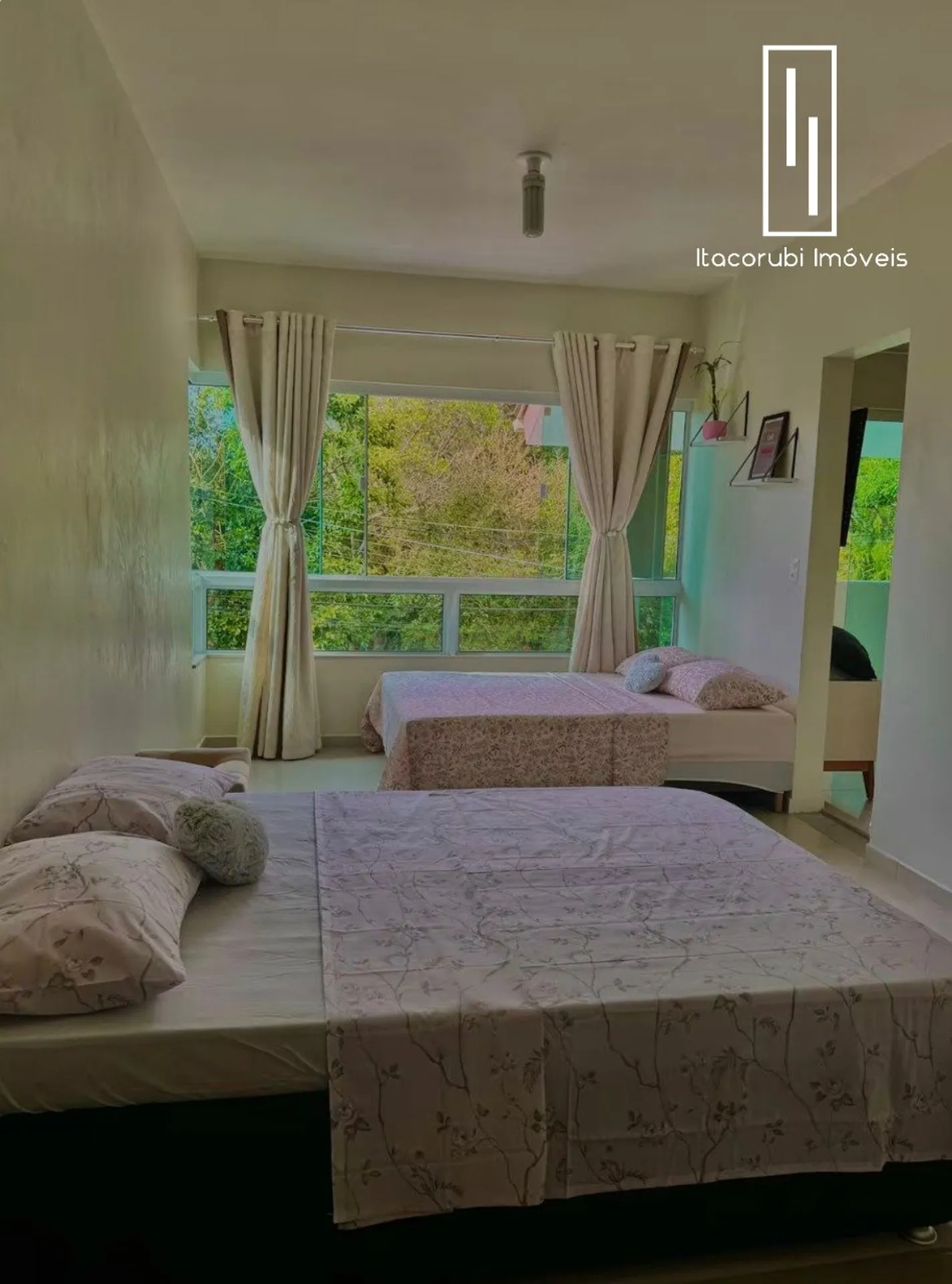 Furnished 2-bedroom house with an en-suite and pool — photo 6