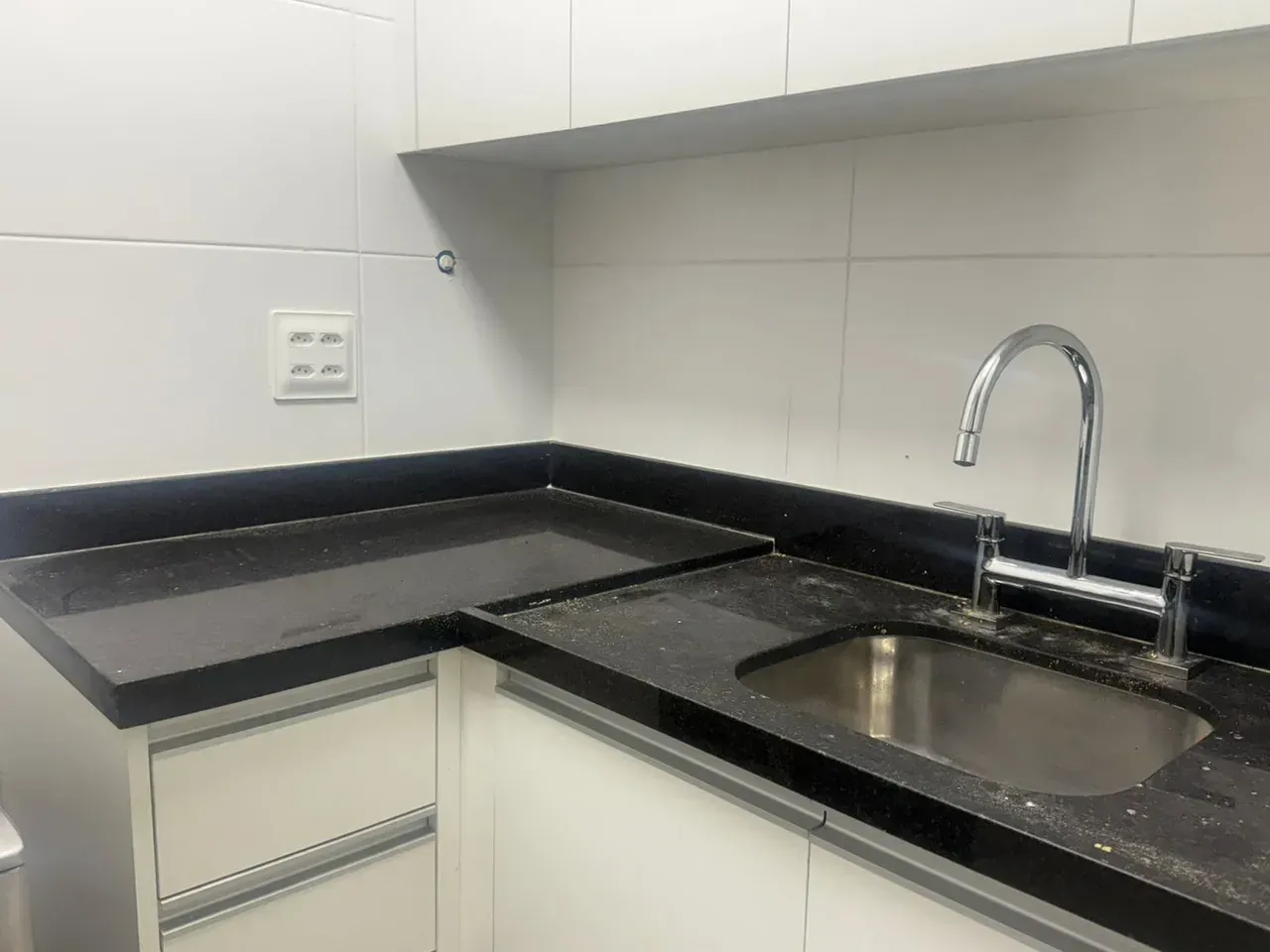 2-bedroom apartment with open-plan gas kitchen — photo 2