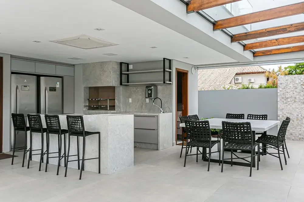 Furnished house with 7 bedrooms and 700 m² — photo 2