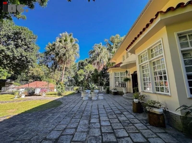 Casa neocolonial con 4 dormitorios y 3 suites — photo 40