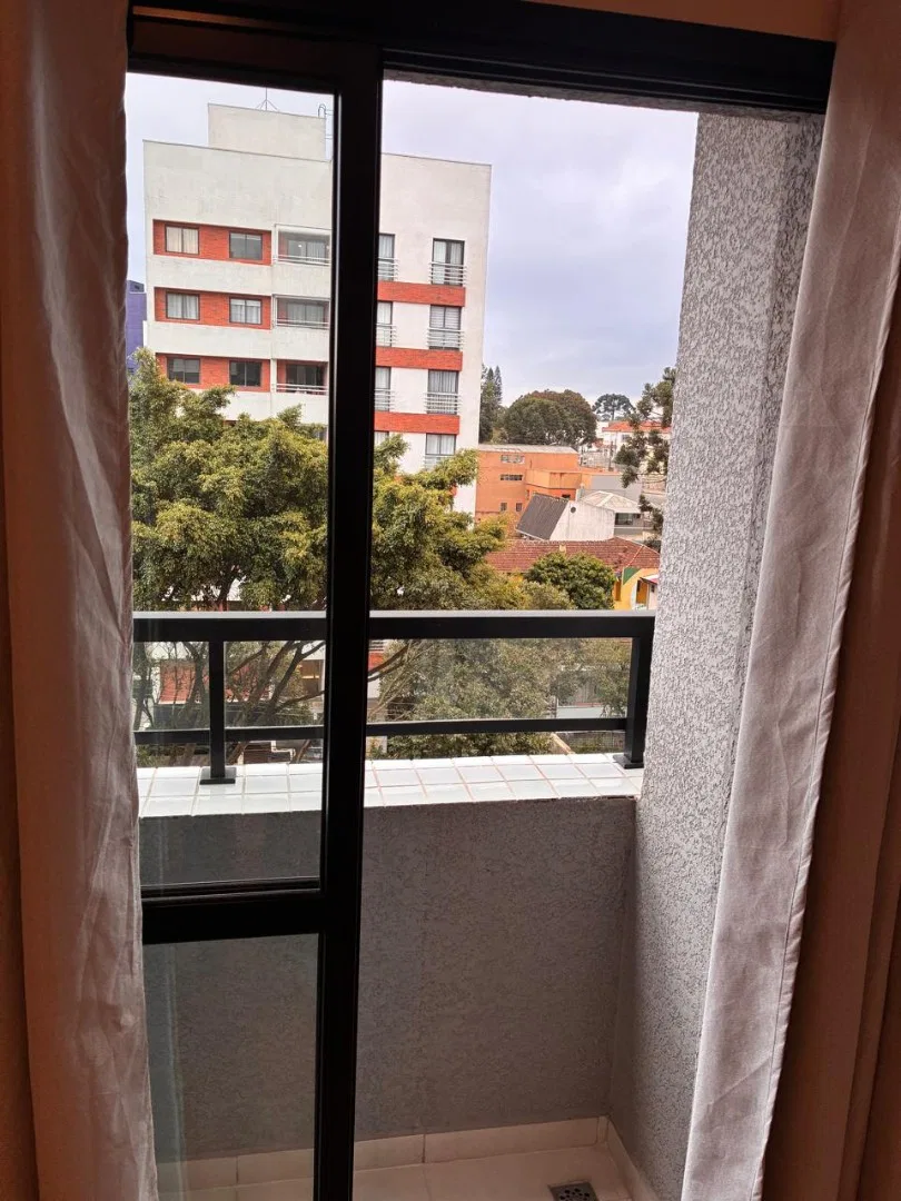 Departamento con piso de madera o laminado en Curitiba — photo 11