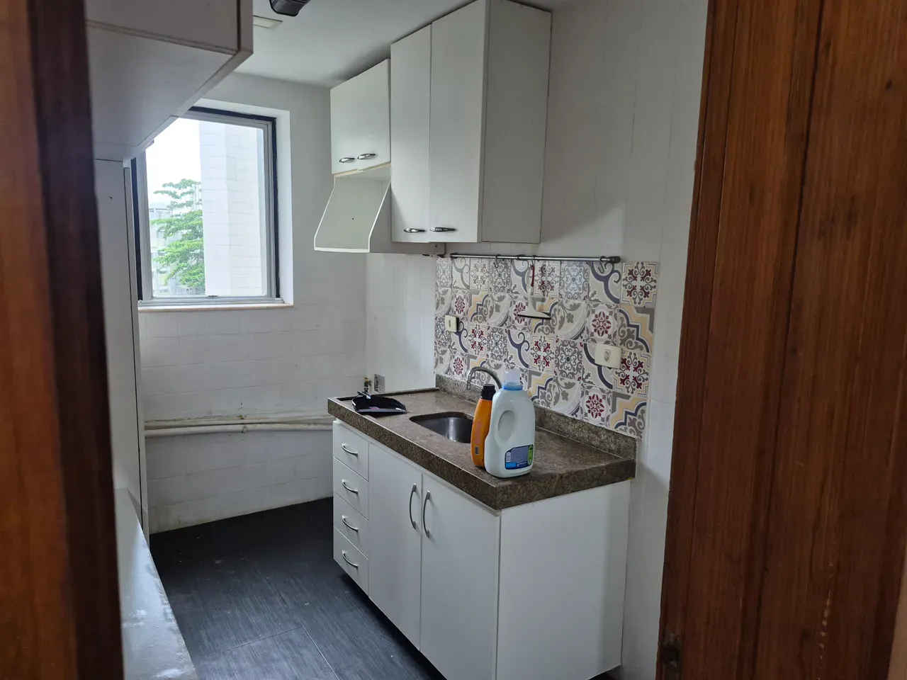 Apartment on the 3rd floor with wood or laminate floors