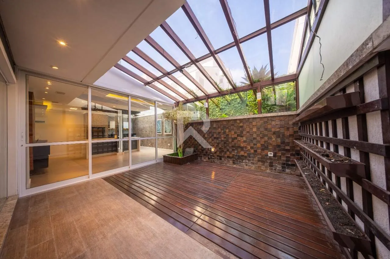 House with 4 bedrooms, private garden and 4 parking — photo 23