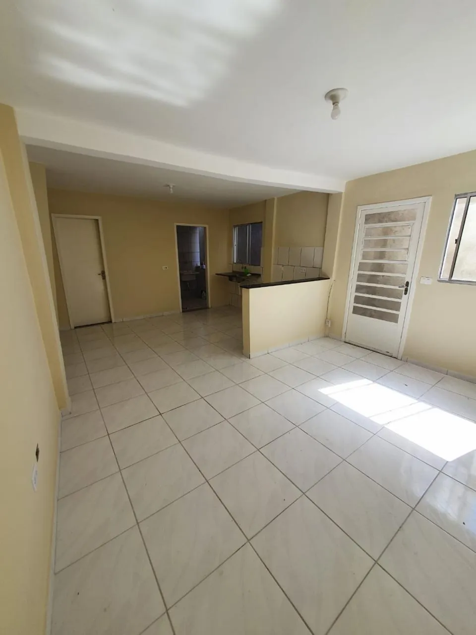 Single-story house with open-plan kitchen, 1 bedroom — photo 3