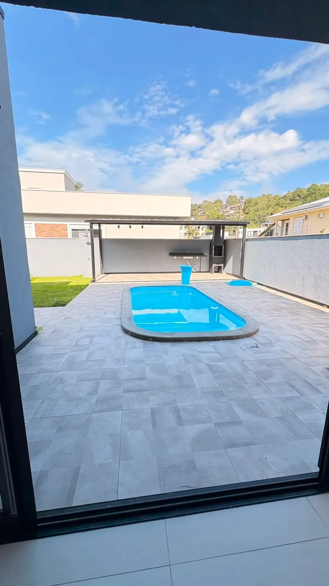 5-suite house with open-plan kitchen and 480 m² — photo 27
