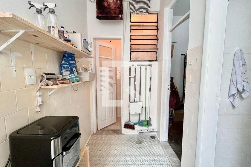 Furnished 2-bedroom apartment with a gas stove kitchen — photo 32