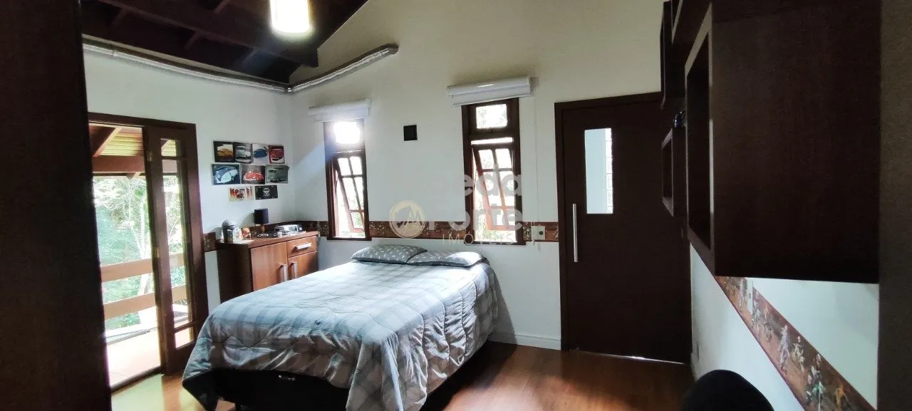 Furnished house with an open-plan kitchen and gas stove — photo 2