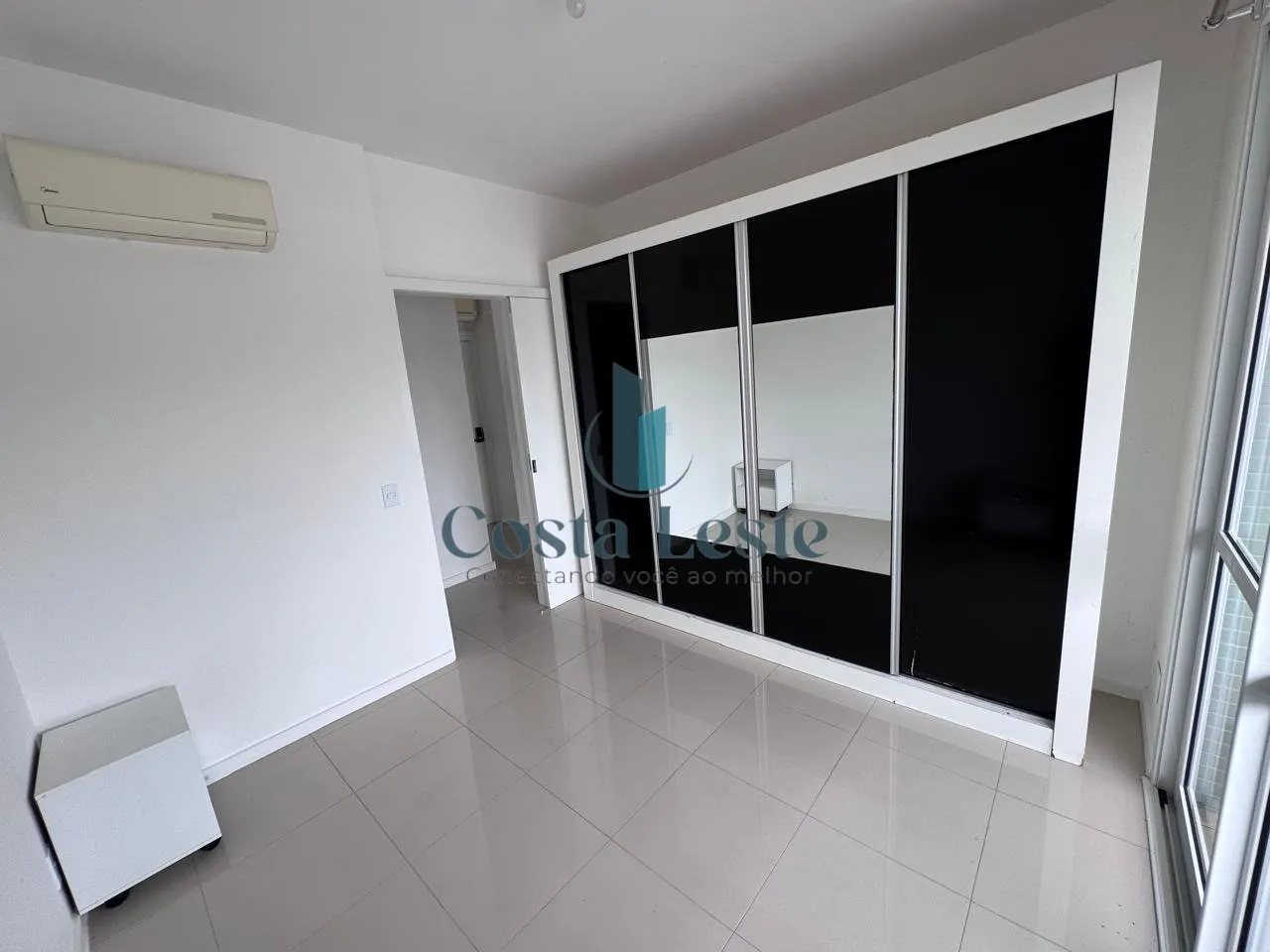 Apartamento mobiliado de 2 dormitórios com sacada — photo 14