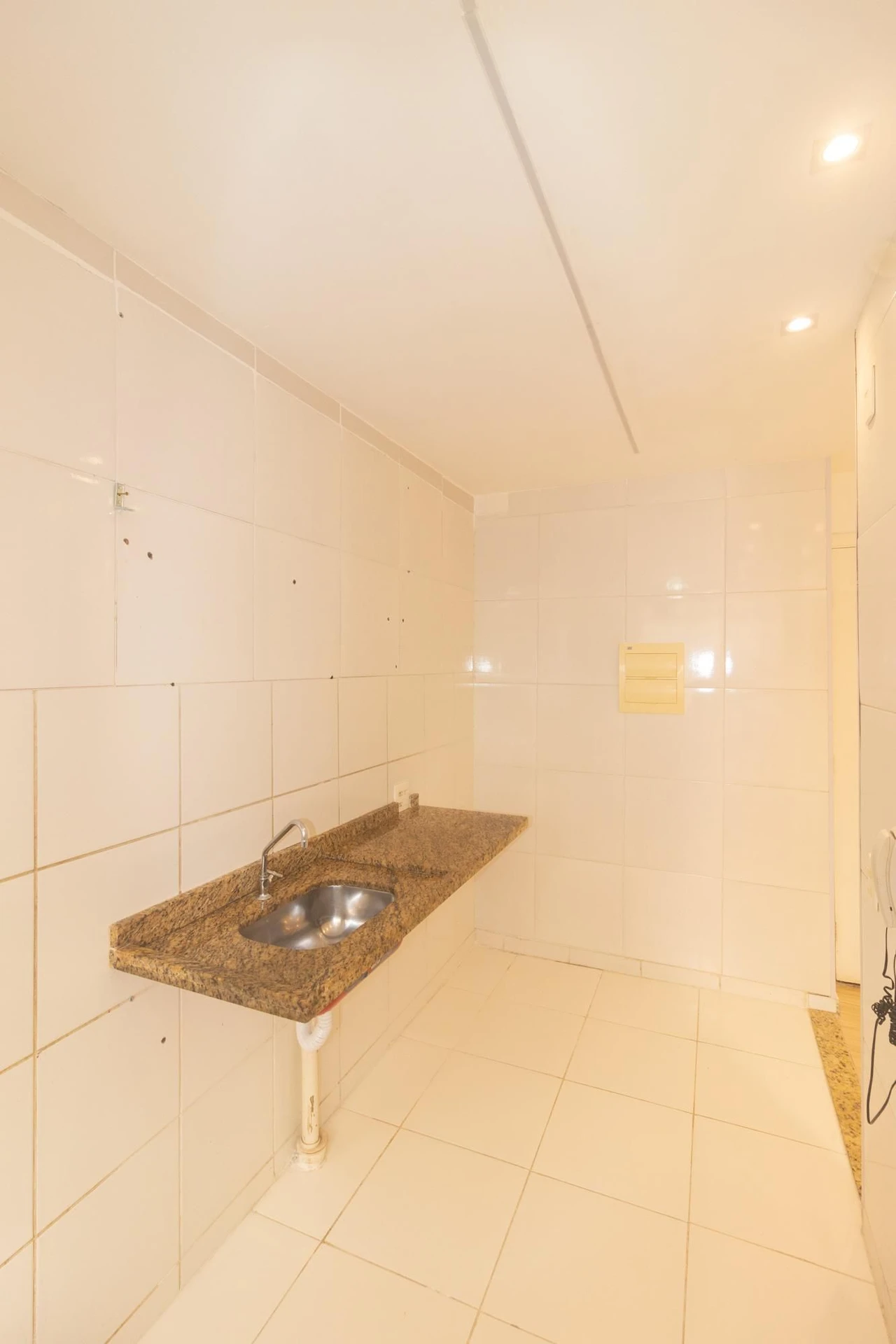 Unfurnished 2-bedroom apartment with 1 parking space — photo 41