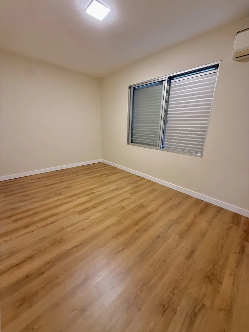 Вид на воду та 4 спальні: квартира 161 м² — photo 9