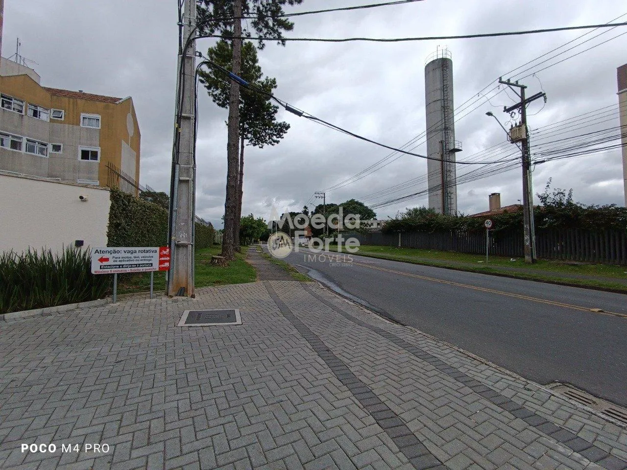 3-bedroom apartment with wood or laminate floors in Curitiba — photo 25