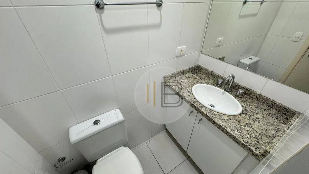 Furnished 1-bedroom apartment with private BBQ area — photo 7