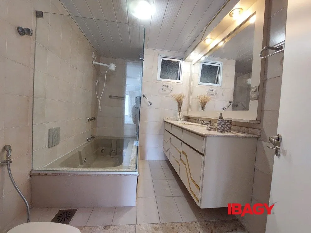 3-bedroom apartment with a separate gas kitchen — photo 13
