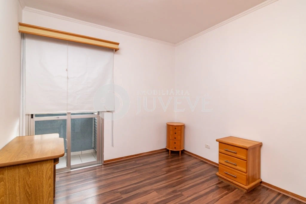 130 m² apartment with a walk-in closet and a bathtub — photo 19