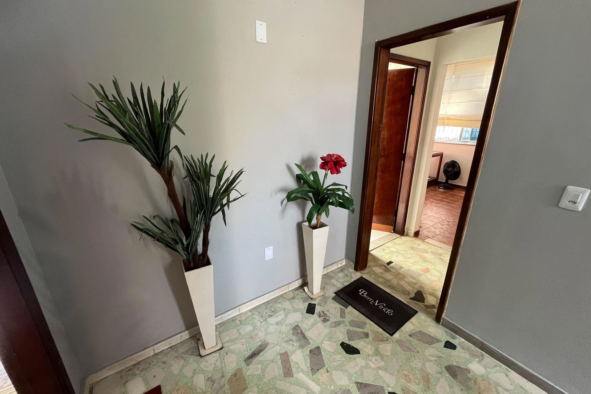 Furnished 1-bedroom apartment that allows pets — photo 13