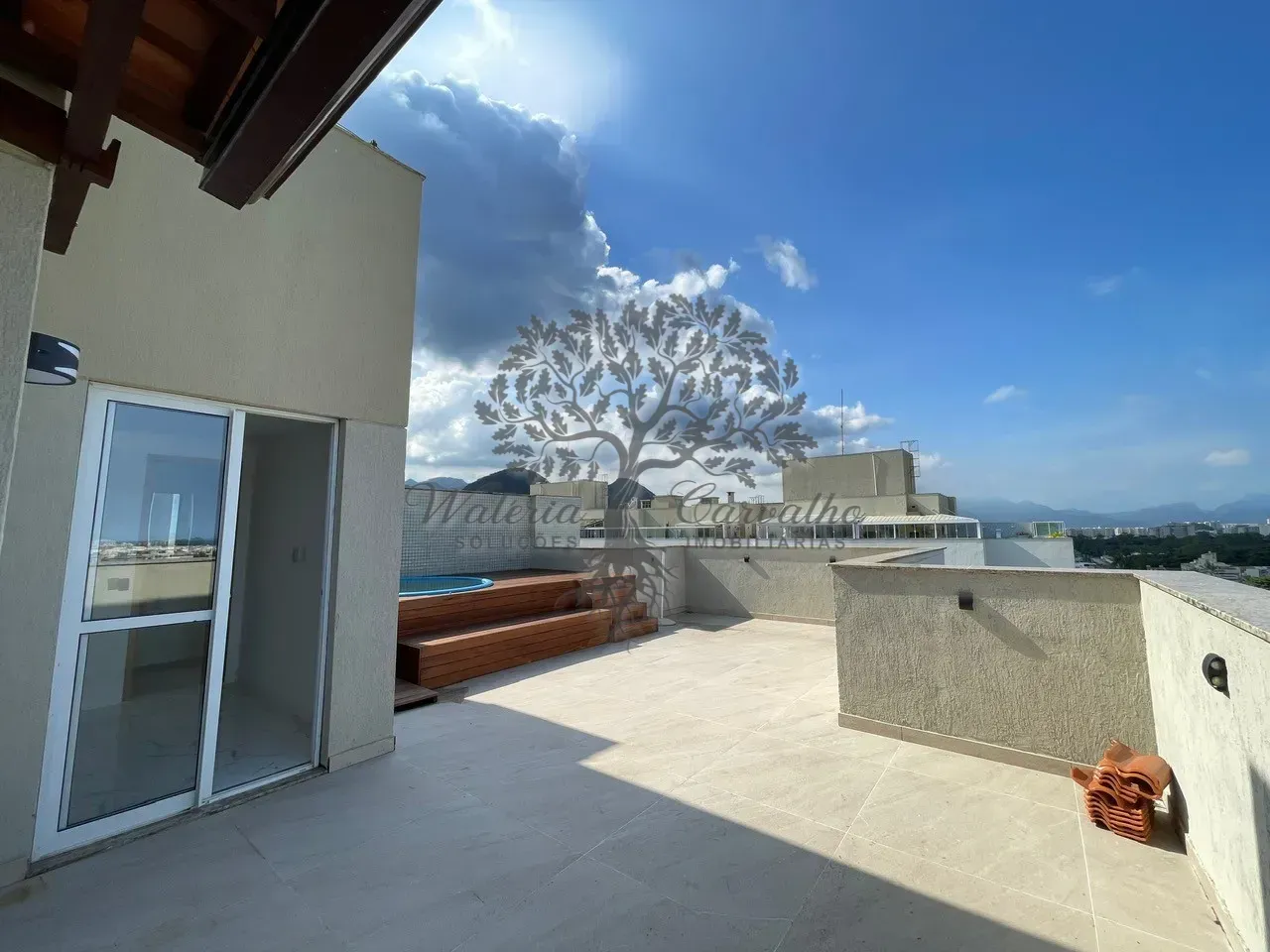 Penthouse with open-plan kitchen and 4 bedrooms — photo 5