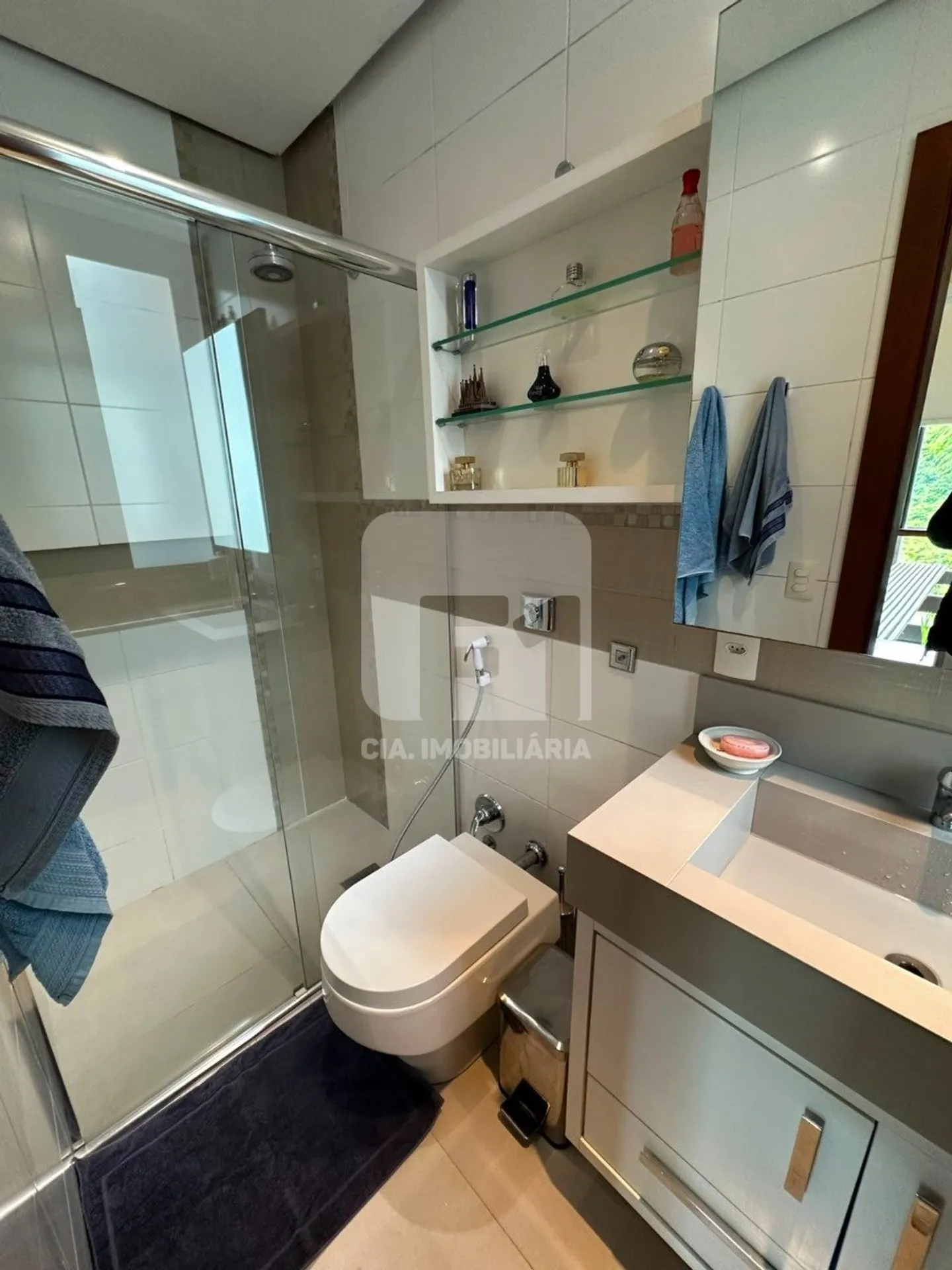 Furnished house with 6 bedrooms and 650 m² total — photo 59