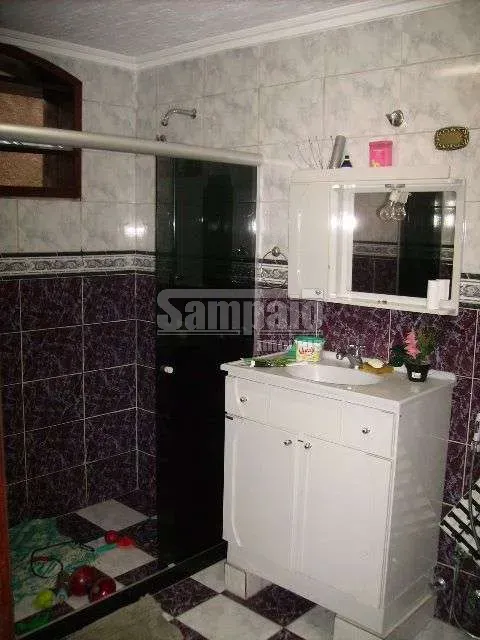4-bedroom house with 2 bathrooms and a balcony grill — photo 36