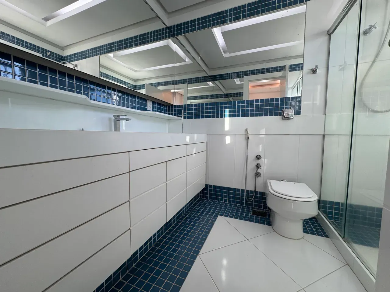 Furnished 800 m² house on the 4th floor with 8 parking spots — photo 29