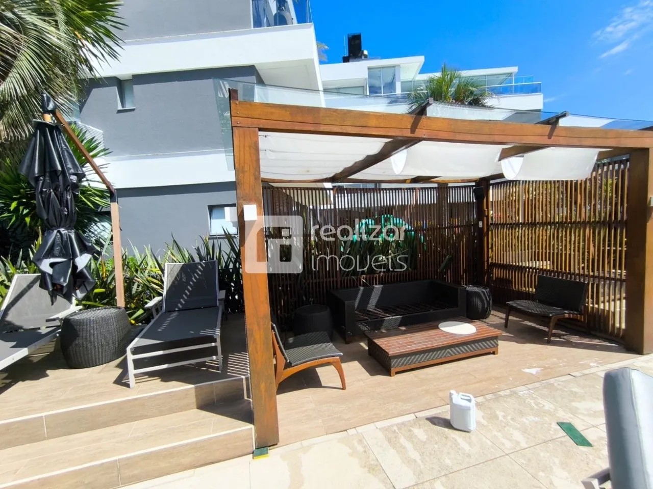 Furnished 3rd-floor apartment with 2 en-suites 170 m² — photo 46