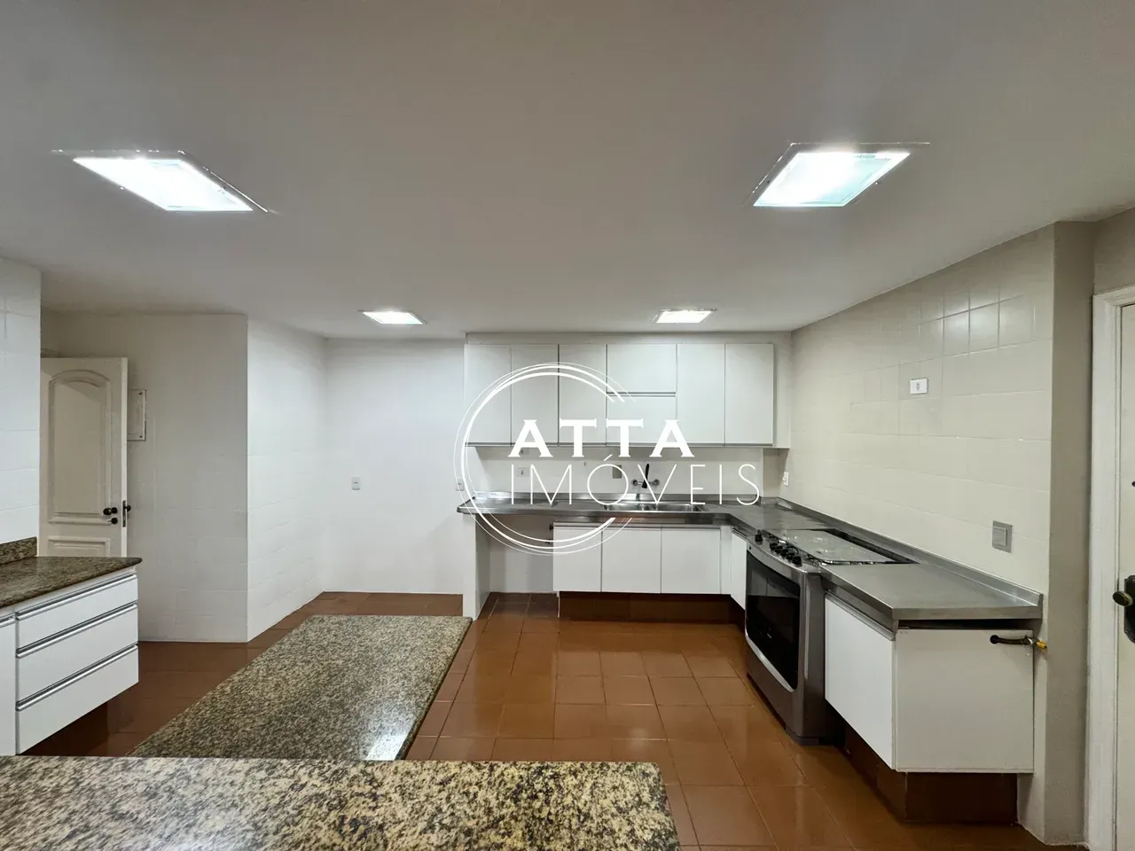 Apartamento com 3 quartos e varanda fechada — photo 28
