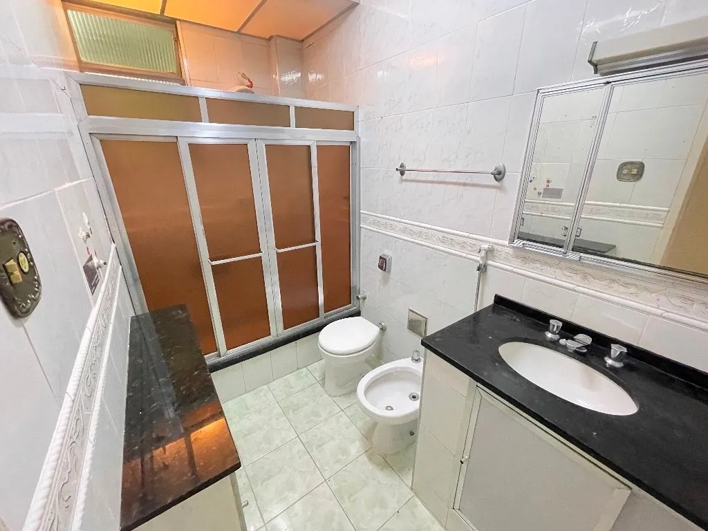 Wood or laminate floors in a 2-bedroom apartment, 75 m² — photo 18