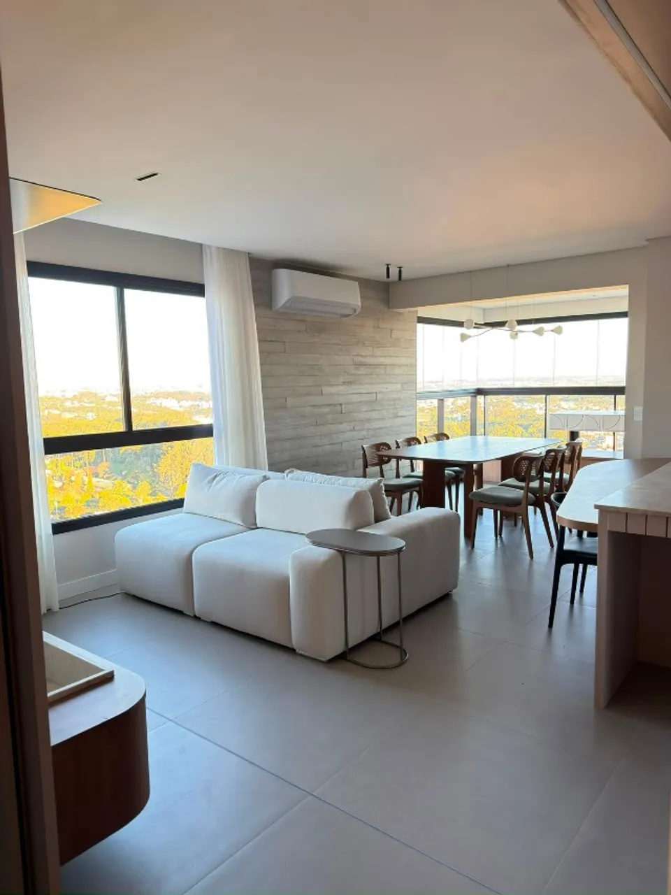 Furnished 3-bedroom apartment with integrated kitchen