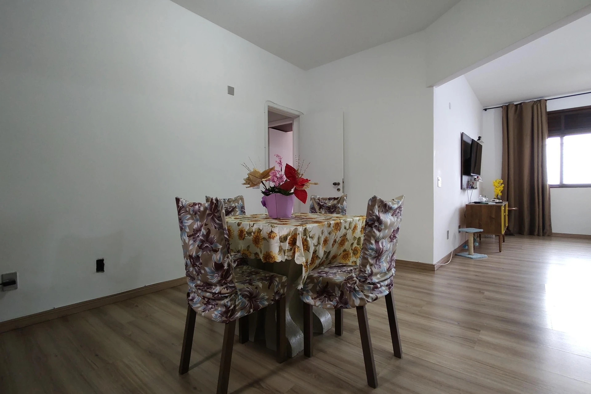 Jacuzzi y 3 dormitorios: casa de 742 m² — photo 3