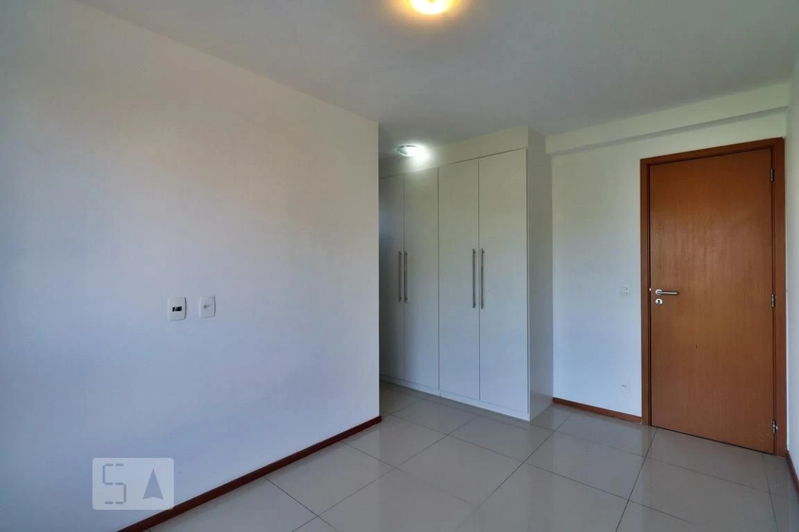 Balcony with a grill in a 3-bedroom apartment, 80 m² — photo 14