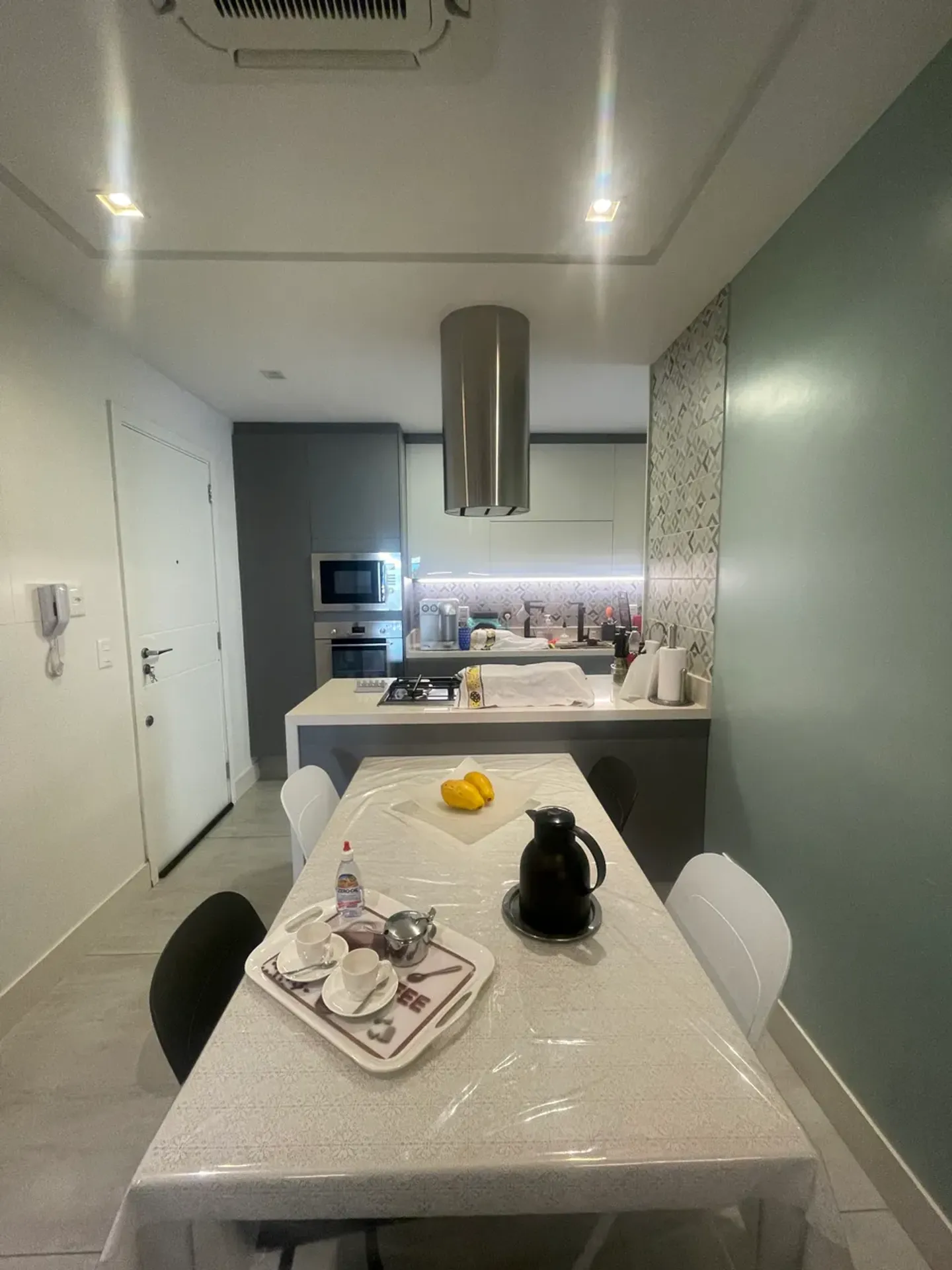 Furnished apartment with 4 bedrooms and 4 bathrooms — photo 10