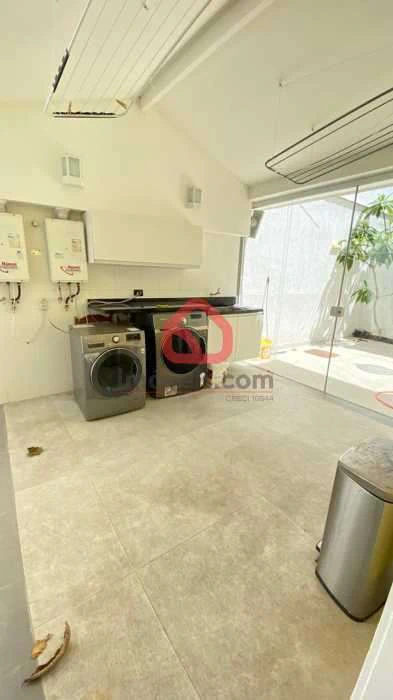 Condo house with 3 en-suite bedrooms and 400 m² — photo 29