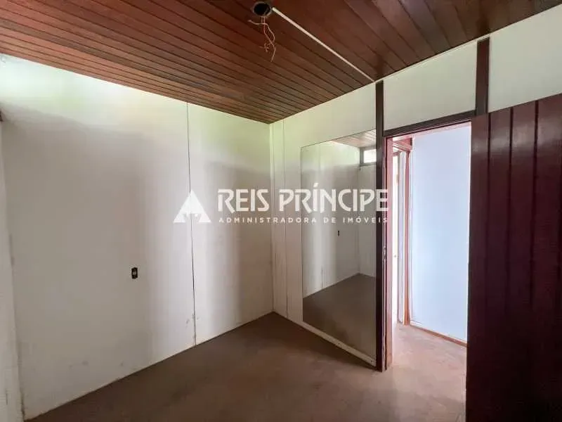 3-bedroom apartment with an enclosed glass balcony — photo 21