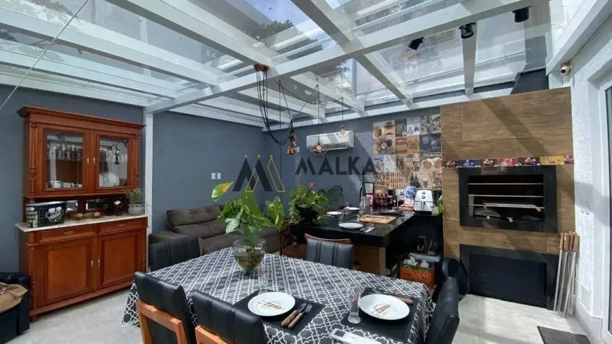 Casa en alquiler con 3 dormitorios y 4 baños — photo 2