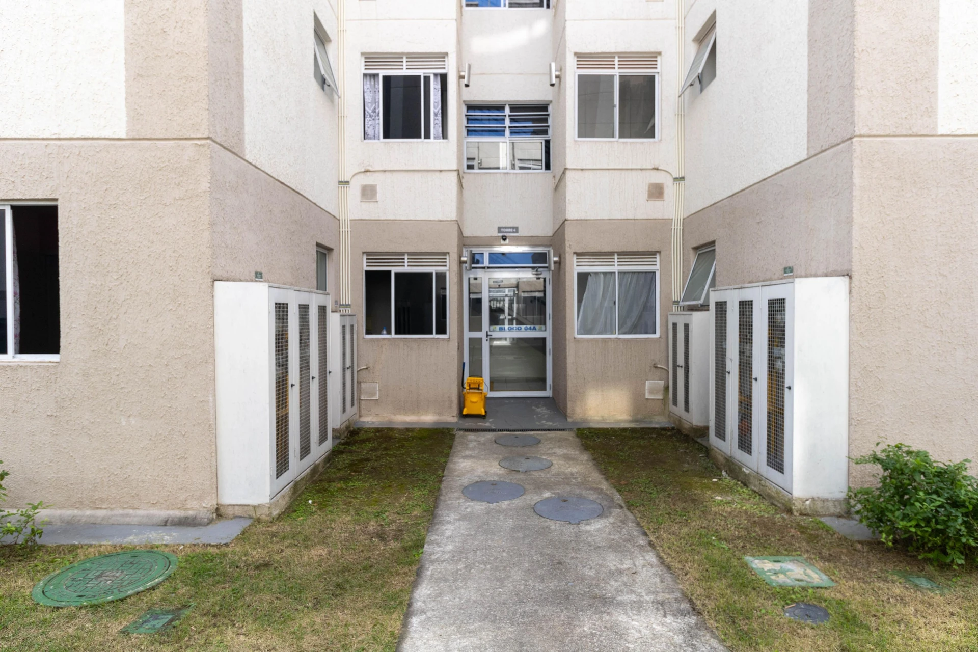 Unfurnished 2-bedroom apartment with no parking — photo 35