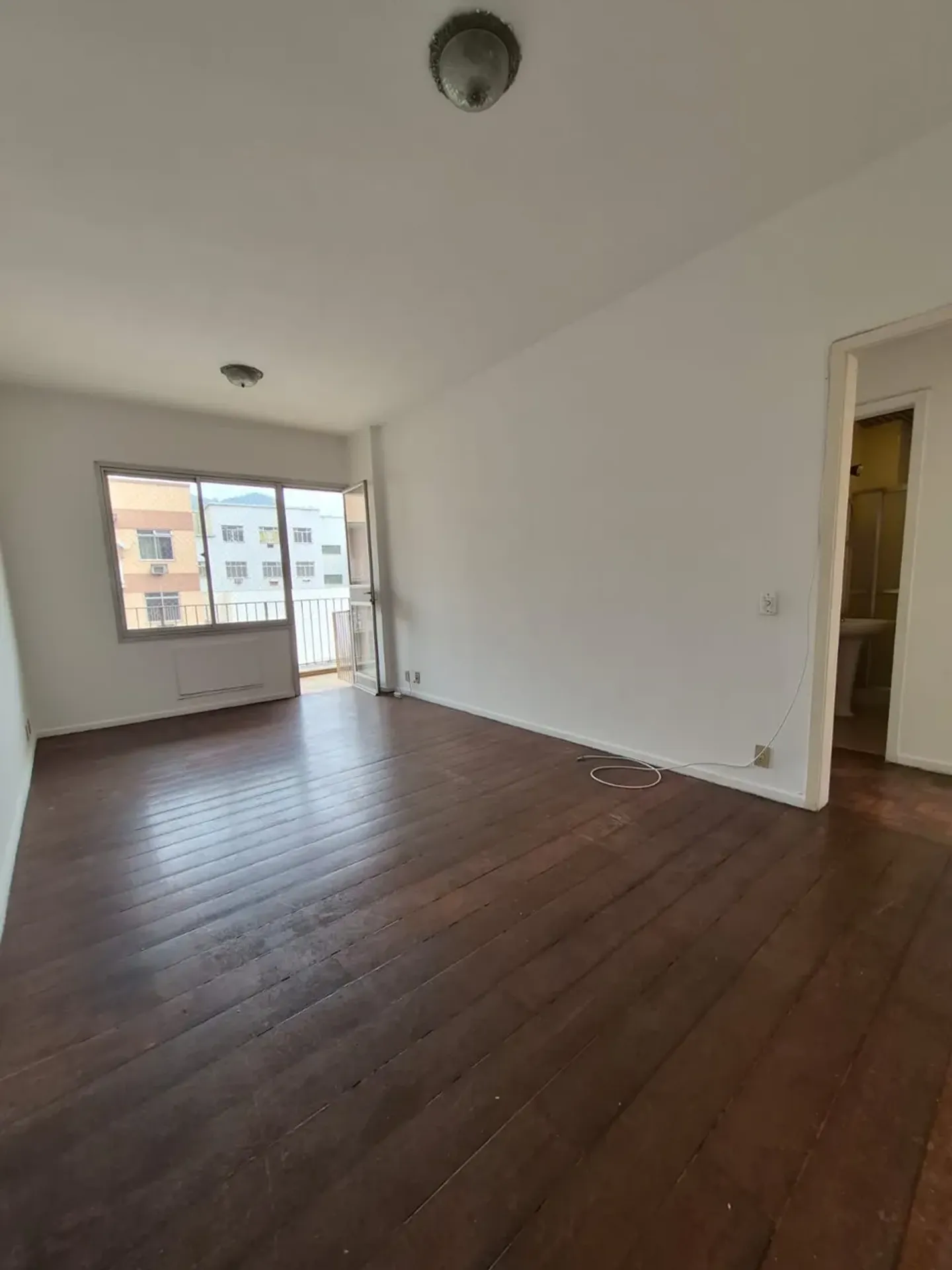 Apartment with 2 bedrooms and a balcony plus 1 parking spot — photo 24